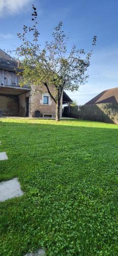 Kert, Le Gîte des Jardins (Le Gite des Jardins) in Magny-Cours Kert, Le Gîte des Jardins (Le Gite des Jardins) in Magny-Cours