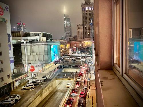 GOLD 4 metro WiFi 65’TV Netflix HBO AppleTV Disney_