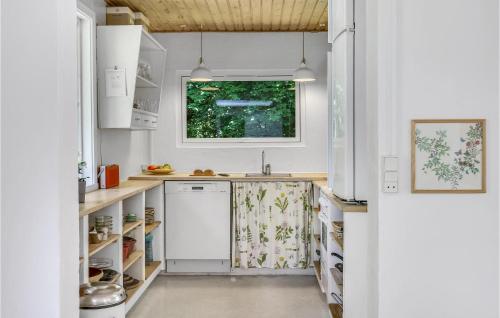 Konyha, Lovely Home In Fårevejle With Kitchen (Lovely Home In Farevejle With Kitchen) in Farevejle Kirkeby Konyha, Lovely Home In Fårevejle With Kitchen (Lovely Home In Farevejle With Kitchen) in Farevejle Kirkeby
