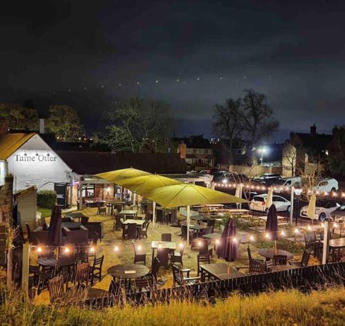 Hidden Gem Canal Facing Retreat with lovely walks in Hopwas Hidden Gem Canal Facing Retreat with lovely walks in Hopwas