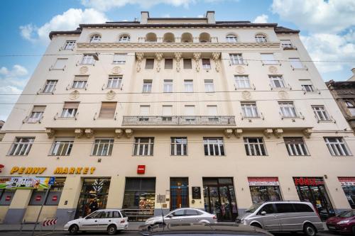 Delta Curve Apartment