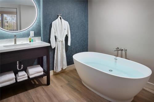 Fürdőszoba, Emory Conference Center Hotel in Emory Fürdőszoba, Emory Conference Center Hotel in Emory