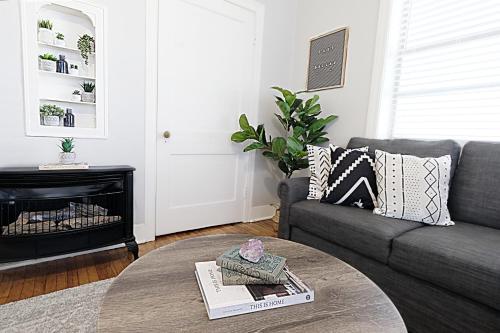 Relaxing 1 BR near Lower Greenville Free Parking in Lower Greenville Relaxing 1 BR near Lower Greenville Free Parking in Lower Greenville