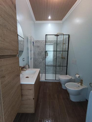 Casa Rosamari - su Lago di Posta Fibreno, Appartamento con camino in Posta Fibreno Casa Rosamari - su Lago di Posta Fibreno, Appartamento con camino in Posta Fibreno