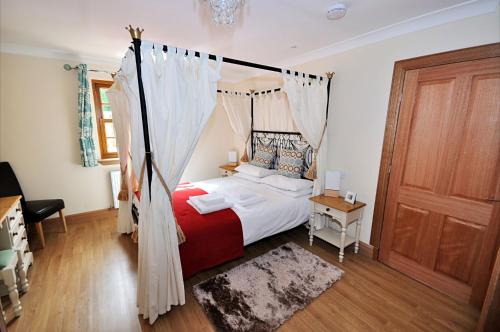 Rose Cottage at Williamscraig Holiday Cottages in Belsyde Rose Cottage at Williamscraig Holiday Cottages in Belsyde