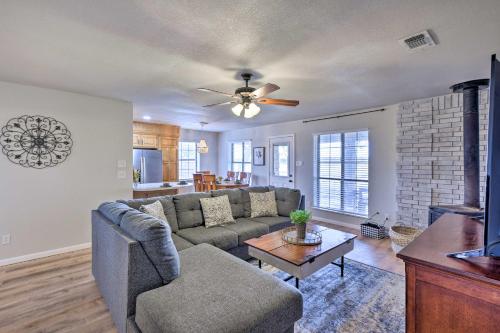 Waterfront Lake Brownwood Home with Hot Tub! in Brownwood (TX) Waterfront Lake Brownwood Home with Hot Tub! in Brownwood (TX)