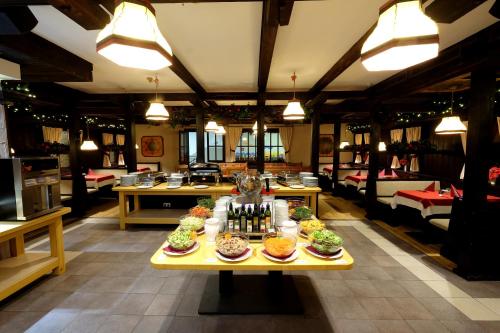 อาหารและเครื่องดื่ม, Alpenhotel Marcius in เฮอร์มากอร์ อาหารและเครื่องดื่ม, Alpenhotel Marcius in เฮอร์มากอร์