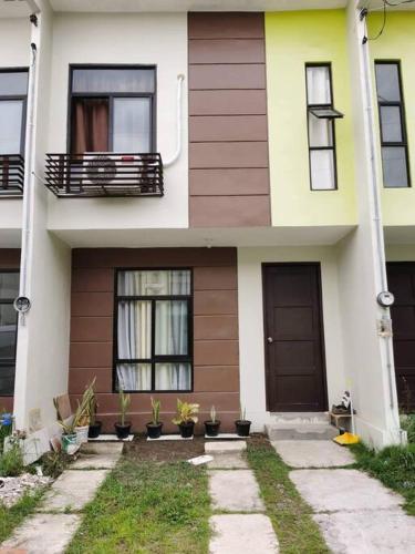 Ichiban's Spacious 2br Townhouse in Матина-Панги Ichiban's Spacious 2br Townhouse in Матина-Панги