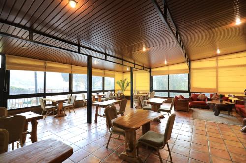 Banquet hall, Pineland Hotel and Health Resort in Btebyat Banquet hall, Pineland Hotel and Health Resort in Btebyat