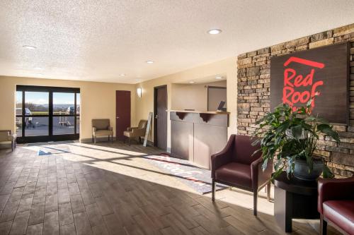 Előcsarnok, Red Roof Inn Greensburg in Greensburg (Pennsylvania) Előcsarnok, Red Roof Inn Greensburg in Greensburg (Pennsylvania)