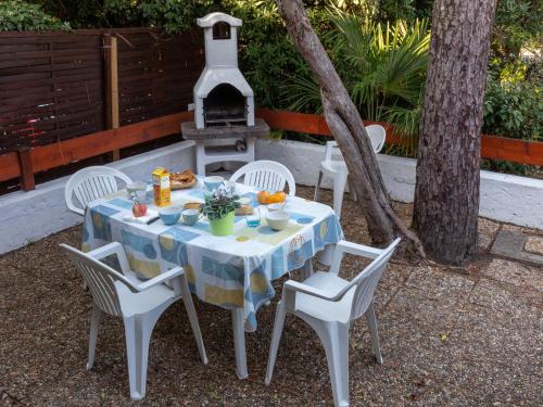 Studio duplex sous la pinede pres de la plage, terrasse, au calme et proche des activites, Seignosse in Seignosse Studio duplex sous la pinede pres de la plage, terrasse, au calme et proche des activites, Seignosse in Seignosse