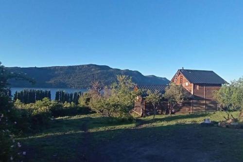 Pogled, Cabana Ollagua con vista al lago in Cholila Pogled, Cabana Ollagua con vista al lago in Cholila