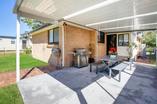 Sea and Sun Pet Friendly 4 Mins to Beach in Callala Beach Sea and Sun Pet Friendly 4 Mins to Beach in Callala Beach