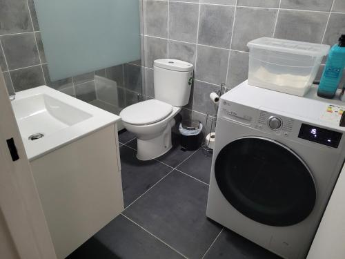 Salle de bain, Le 9ème étage du bonheur (Le 9eme etage du bonheur) in Baimbridge Salle de bain, Le 9ème étage du bonheur (Le 9eme etage du bonheur) in Baimbridge