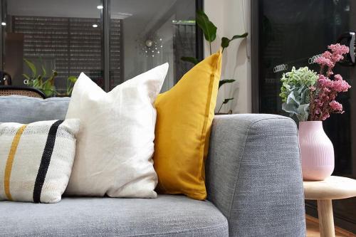Huge 3 Bed Camperdown Garden Apt w/ Parking Aircon in Camperdown Huge 3 Bed Camperdown Garden Apt w/ Parking Aircon in Camperdown