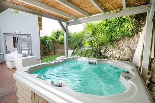 سبا, Black and White Holiday Homes in هاد نيس سبا, Black and White Holiday Homes in هاد نيس