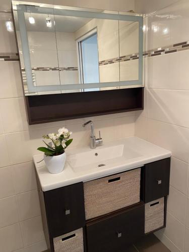 Bel Appartement modernisé - 4 pers- Terrasse ensoleillée (Bel Appartement modernise - 4 pers- Terrasse ensoleillee) in Villar-Saint-Pancrace Bel Appartement modernisé - 4 pers- Terrasse ensoleillée (Bel Appartement modernise - 4 pers- Terrasse ensoleillee) in Villar-Saint-Pancrace