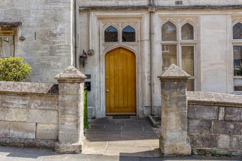 Pintu masuk, The Old Library in Painswick Pintu masuk, The Old Library in Painswick