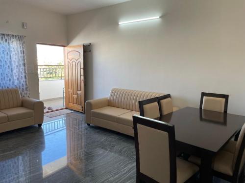 SAGAR NIWAS-1BHK and 2BHK short stay flats - NH HCL EC Bommasandra in Shivajinagar SAGAR NIWAS-1BHK and 2BHK short stay flats - NH HCL EC Bommasandra in Shivajinagar