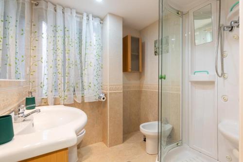 Fürdőszoba, Apartamento Casa de Campo - Alojamiento de temporada in La Latina Fürdőszoba, Apartamento Casa de Campo - Alojamiento de temporada in La Latina