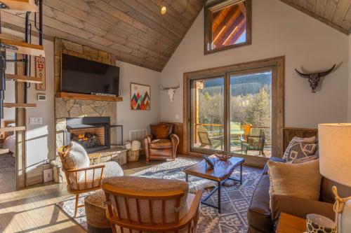 Little Big Bear at Eagles Nest in بانر الك Little Big Bear at Eagles Nest in بانر الك