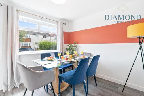 Grangemouth, 3 Bed House, Free Parking, Business or Leisure in Grangemouth Grangemouth, 3 Bed House, Free Parking, Business or Leisure in Grangemouth