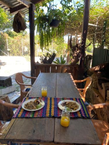 Удобства, Hostal Café El Cedro (Hostal Cafe El Cedro) in San Vicente Удобства, Hostal Café El Cedro (Hostal Cafe El Cedro) in San Vicente
