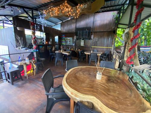 Банкетна зала, Hostal Café El Cedro (Hostal Cafe El Cedro) in San Vicente Банкетна зала, Hostal Café El Cedro (Hostal Cafe El Cedro) in San Vicente