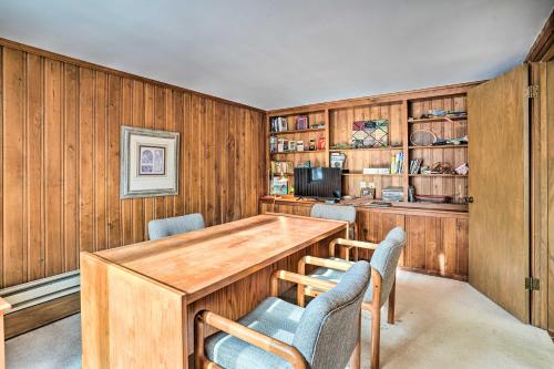 Secluded 5-Acre Retreat Near Twin Cities! in Minnetonka (MN) Secluded 5-Acre Retreat Near Twin Cities! in Minnetonka (MN)