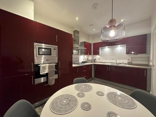 Cocina, 2 Bedroom House with Garden Next to River Tees in Stockton-on-Tees Cocina, 2 Bedroom House with Garden Next to River Tees in Stockton-on-Tees