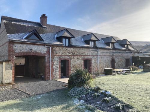 Grande maison pour 12 a 15 personnes avec jardin petanque baby foot, cheminee et barbecue pres de Fe in Contremoulins Grande maison pour 12 a 15 personnes avec jardin petanque baby foot, cheminee et barbecue pres de Fe in Contremoulins