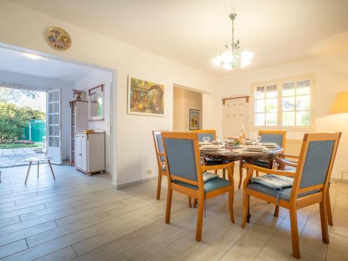 Holiday Home Les Troenes by Interhome in Frejus City Center Holiday Home Les Troenes by Interhome in Frejus City Center