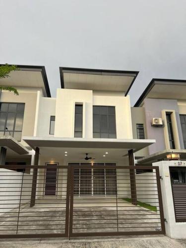 酒店外观, One Family Kajang East Homestay in 士毛月 酒店外观, One Family Kajang East Homestay in 士毛月