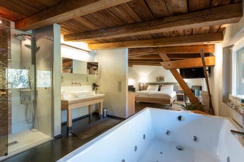 Hotel zur Kloster-Muhle in جروس ميكلسين Hotel zur Kloster-Muhle in جروس ميكلسين