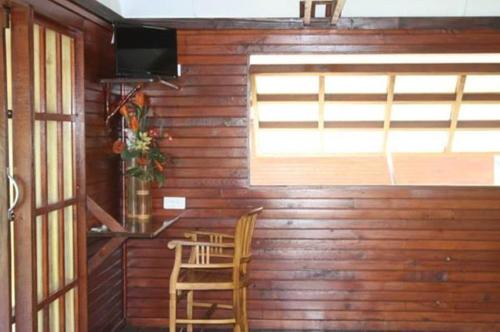 Raiatea Airport Bungalow in Raiatea Raiatea Airport Bungalow in Raiatea