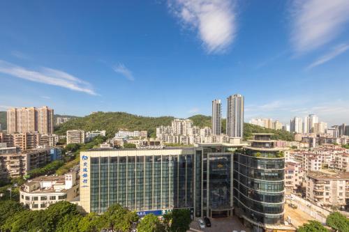 Exterior view, Guangdong Hotel Zhuhai in Zhuhai Exterior view, Guangdong Hotel Zhuhai in Zhuhai