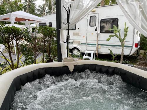 ساموي كارافان (Samui Caravan) in نا موانج ساموي كارافان (Samui Caravan) in نا موانج