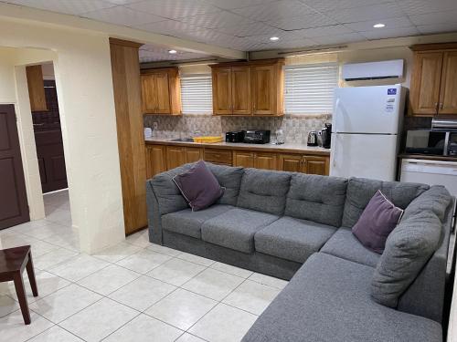 Arlene's Nest Diego Martin - 3 Bedroom 1 & half bath Cozy Apt in Diego Martin Arlene's Nest Diego Martin - 3 Bedroom 1 & half bath Cozy Apt in Diego Martin