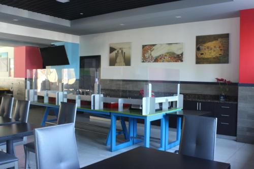 Food and beverages, Beverly Hills: Hotel and Business in San Salvador Food and beverages, Beverly Hills: Hotel and Business in San Salvador