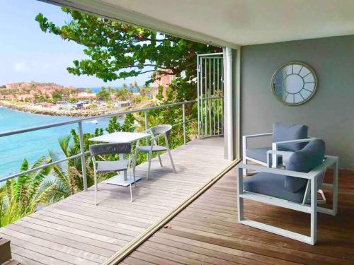 Blue grand view studio with infinity pool in Little Bay Blue grand view studio with infinity pool in Little Bay