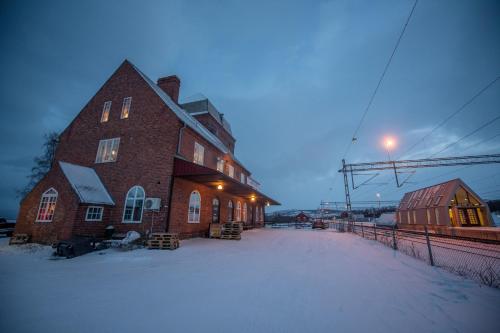 Abisko Guesthouse & Activities in Abisko Abisko Guesthouse & Activities in Abisko