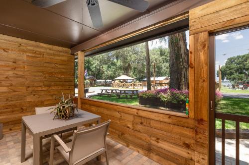 Balcony/terrace, Idlewild Lodge and RV Park in Lake Panasoffkee (FL) Balcony/terrace, Idlewild Lodge and RV Park in Lake Panasoffkee (FL)