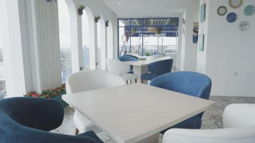 Étterem, Cavinton Hotel Malioboro Yogyakarta in Yogyakarta Étterem, Cavinton Hotel Malioboro Yogyakarta in Yogyakarta