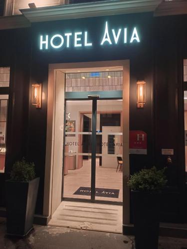 Entrance, Avia Saphir Montparnasse Hotel in 15th - Tour Eiffel - Porte de Versailles Entrance, Avia Saphir Montparnasse Hotel in 15th - Tour Eiffel - Porte de Versailles