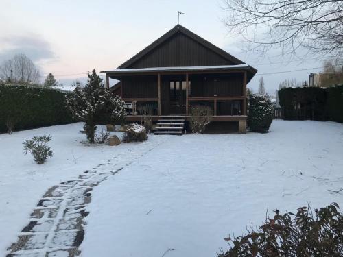 Le Chalet du Lac - Domaine de la Goujonne in Bray Sur Seine Le Chalet du Lac - Domaine de la Goujonne in Bray Sur Seine