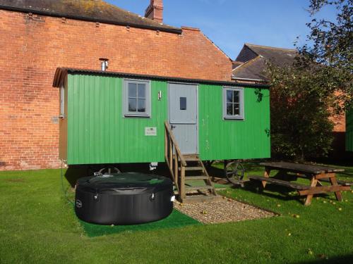 Pohled zvenku, Shepherds Hut, Hannahs Retreat, Bowness-on-Solway in Bowness-on-Solway Pohled zvenku, Shepherds Hut, Hannahs Retreat, Bowness-on-Solway in Bowness-on-Solway