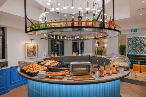Cambon Hotel in 1st - Louvre - Chatelet Cambon Hotel in 1st - Louvre - Chatelet