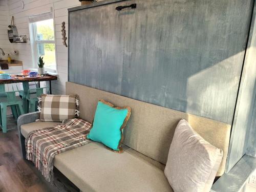 TCR @ 290 Wine Trail #11 - New 40' unit sleeps 4! in Stonewall (TX) TCR @ 290 Wine Trail #11 - New 40' unit sleeps 4! in Stonewall (TX)