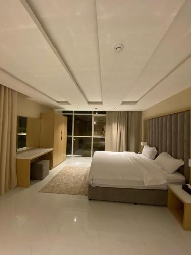 Jumeirah Hotel فندق جميرا near Al Yamamah University Jumeirah Hotel فندق جميرا near Al Yamamah University