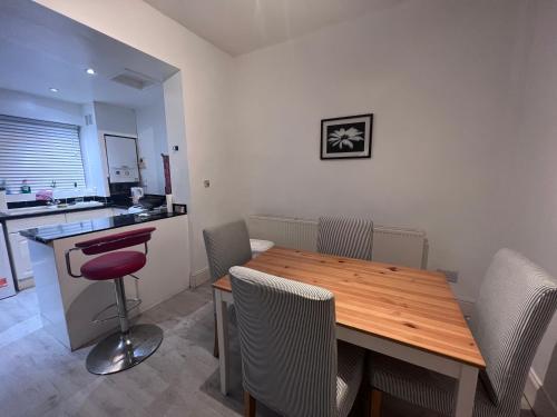 Amicable Double Bedroom in Manchester in shared house in Ashton under Lyne Amicable Double Bedroom in Manchester in shared house in Ashton under Lyne